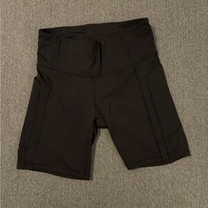 Athleta Ultimate Stash 7” Shorts
